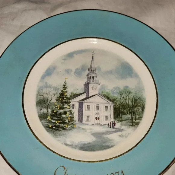 Christmas‎ plate series, second edition, Country Church - Picture 2 of 3